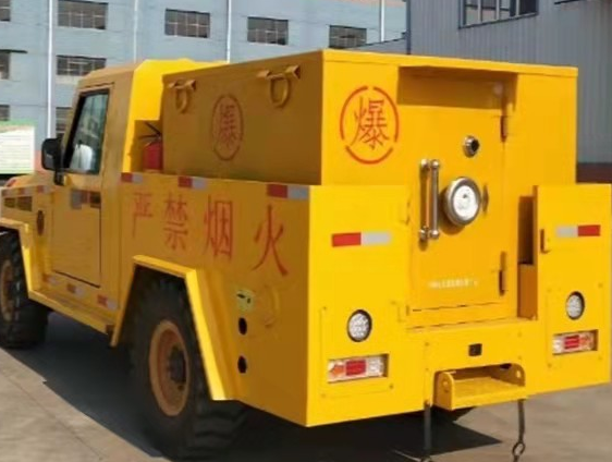 山海关凯龙爆破器材运输车：保障爆破任务的安全运行